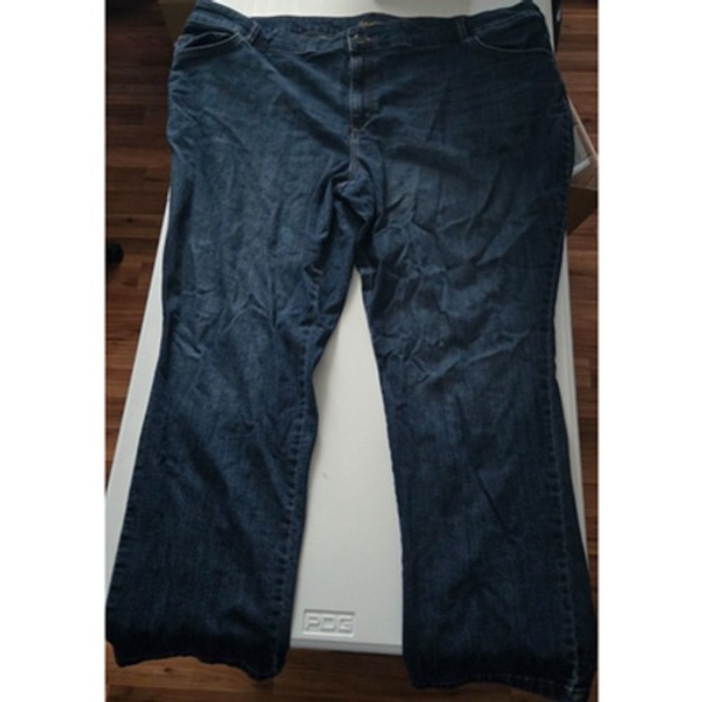 Lee Plus Size Relaxed Fit Straight Leg Mid Rise Denim Jeans 28W Medium Wash